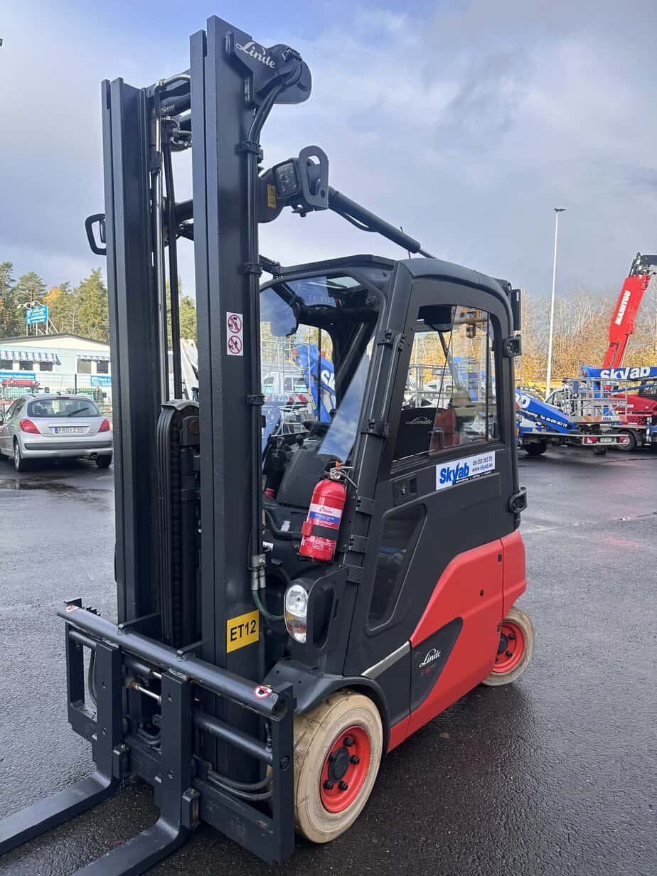Linde E16 med hytt och non marking tires