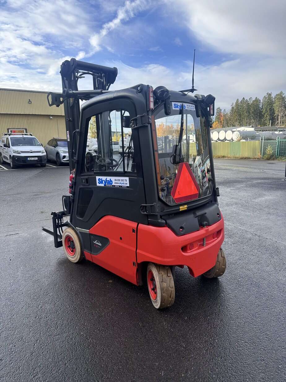 Linde E16 med hytt och non marking tires - Bild 2